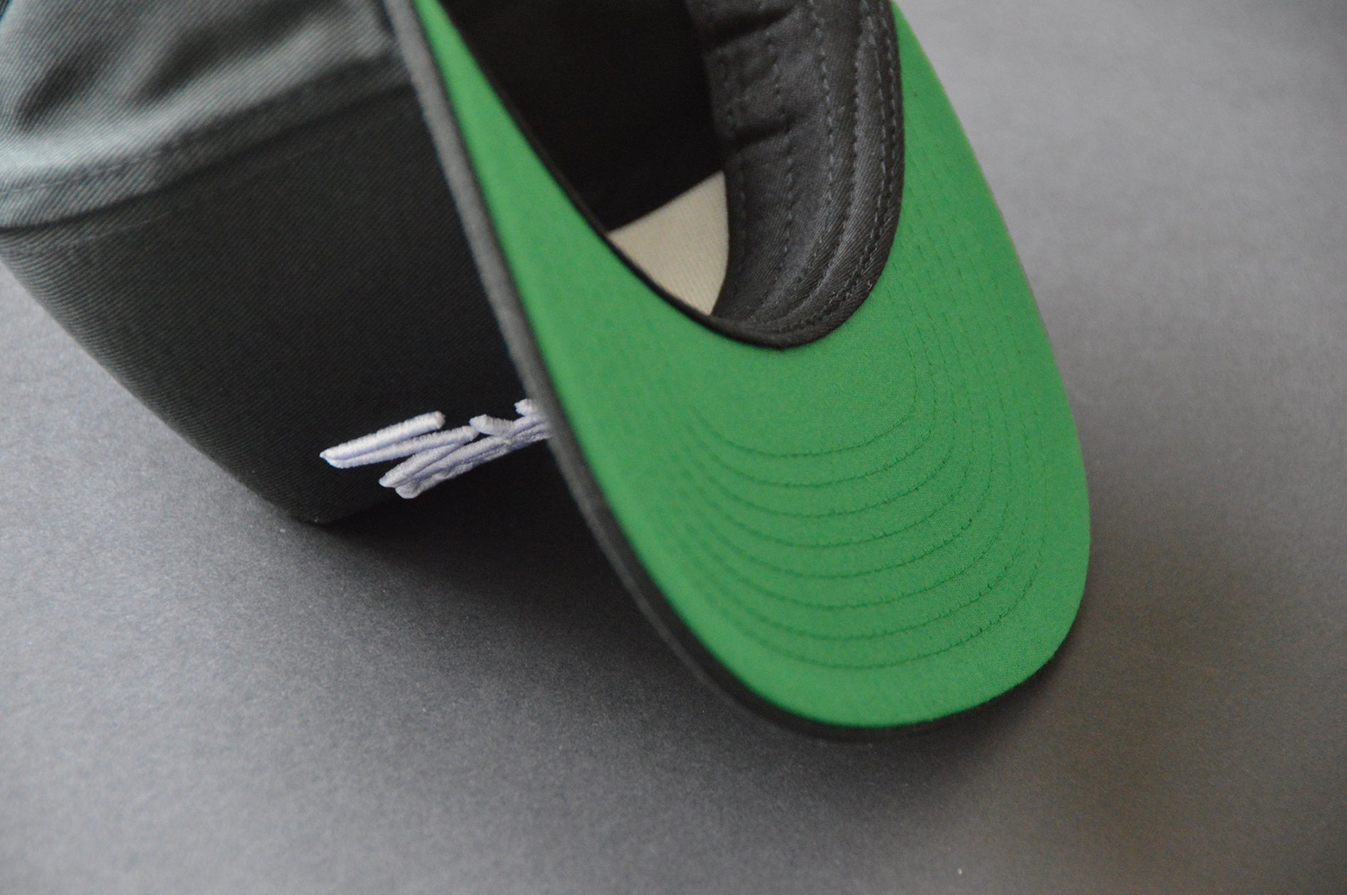 ZL Cap // black (green) - 2 Tone 5 Panel Snapback Cap